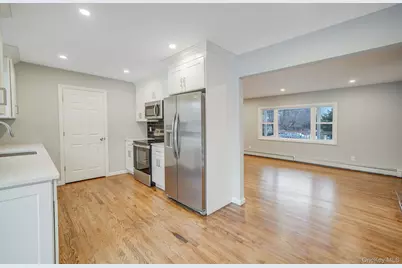 1730 Heckscher Avenue, Bay Shore, NY 11706 - Photo 15