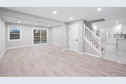 6 Grand Haven Court, Commack, NY 11725 - Photo 5