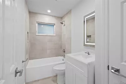 6 Grand Haven Court, Commack, NY 11725 - Photo 11