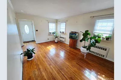 60 Liberty Boulevard, Valley Stream, NY 11580 - Photo 3