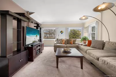 217 Bennett Avenue, Hempstead, NY 11550 - Photo 7