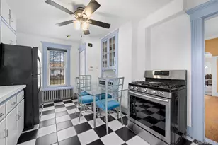 217 Bennett Ave, Hempstead, NY 11550 - Photo 17