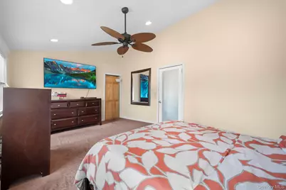 217 Bennett Avenue, Hempstead, NY 11550 - Photo 23