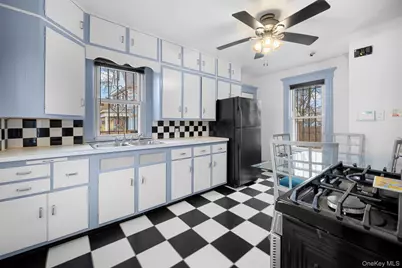 217 Bennett Avenue, Hempstead, NY 11550 - Photo 15