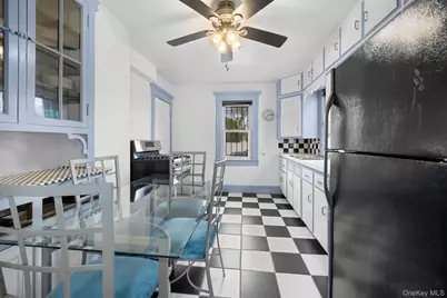 217 Bennett Avenue, Hempstead, NY 11550 - Photo 19