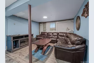 206 Hunnewell Avenue, Elmont, NY 11003 - Photo 15