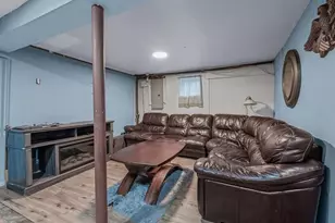 206 Hunnewell Ave, Elmont, NY 11003 - Photo 15