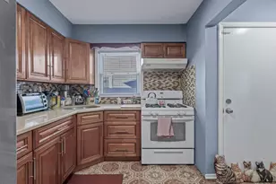 206 Hunnewell Ave, Elmont, NY 11003 - Photo 7