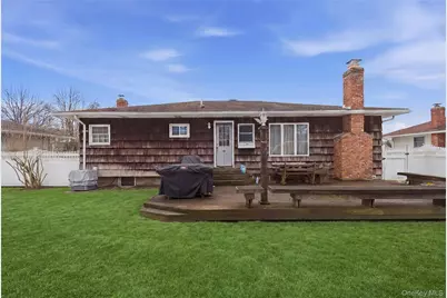 9 Lyons Avenue, Farmingdale, NY 11735 - Photo 5