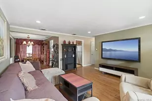 9 Lyons Ave, Farmingdale, NY 11735 - Photo 7