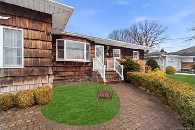 9 Lyons Avenue, Farmingdale, NY 11735 - Photo 3