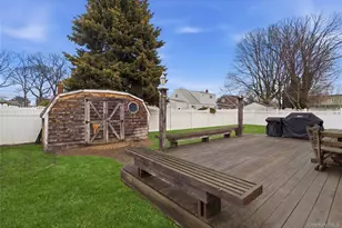 9 Lyons Ave, Farmingdale, NY 11735 - Photo 23