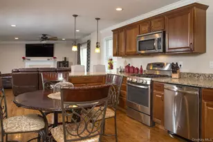 6 Jamil Ct, Poughkeepsie, NY 12603 - Photo 13