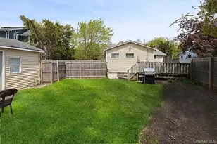 14 Lincoln Rd, Hampton Bays, NY 11946 - Photo 3