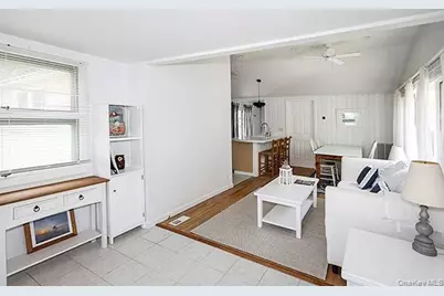 14 Lincoln Road, Hampton Bays, NY 11946 - Photo 11