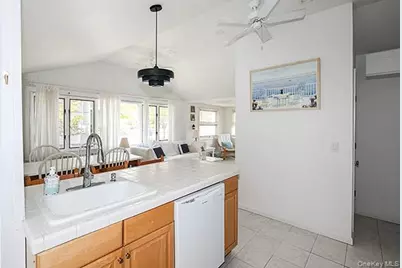 14 Lincoln Road, Hampton Bays, NY 11946 - Photo 15