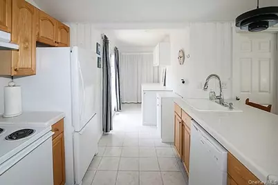 14 Lincoln Road, Hampton Bays, NY 11946 - Photo 17