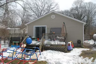 137 Carleton Dr E, Shirley, NY 11967 - Photo 15