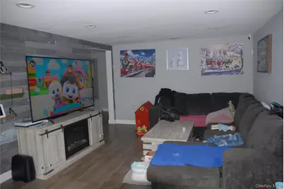 137 Carleton Drive E, Shirley, NY 11967 - Photo 5