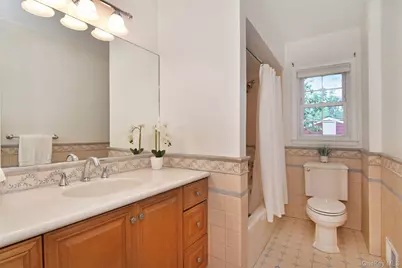 46 Reynal Road, White Plains, NY 10605 - Photo 21