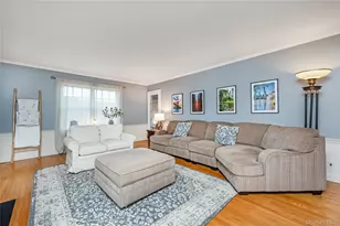 28 Lincoln Ave, Massapequa, NY 11758 - Photo 11