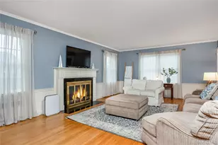 28 Lincoln Ave, Massapequa, NY 11758 - Photo 9