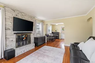 196 William St, Williston Park, NY 11596 - Photo 3