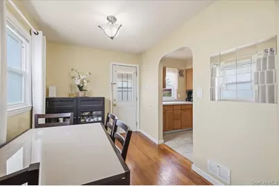 196 William Street, Williston Park, NY 11596 - Photo 5