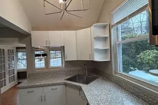 35 Youngs Hill Rd, Huntington, NY 11743 - Photo 9