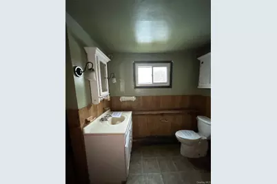 1181 Ocean Avenue, Bay Shore, NY 11706 - Photo 9