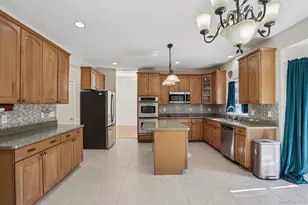 3015 Molly Pitcher Dr, New Windsor, NY 12553 - Photo 11