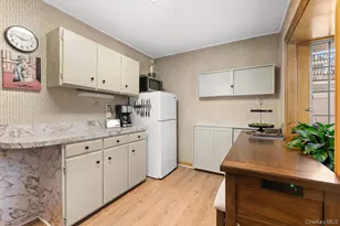 22 Greenway Circle, Syosset, NY 11791 - Photo 11