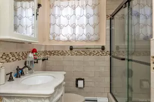 112 Ann St, Valley Stream, NY 11580 - Photo 15