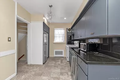 112 Ann Street, Valley Stream, NY 11580 - Photo 9