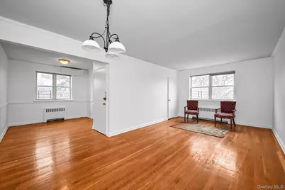 141-02 Jewel Avenue, Kew Gardens, NY 11367 - Photo 7