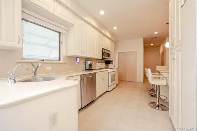 40 Cayuga Avenue, Atlantic Beach, NY 11509 - Photo 7