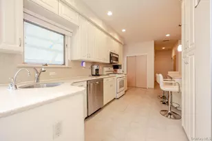 40 Cayuga Ave, Atlantic Beach, NY 11509 - Photo 7