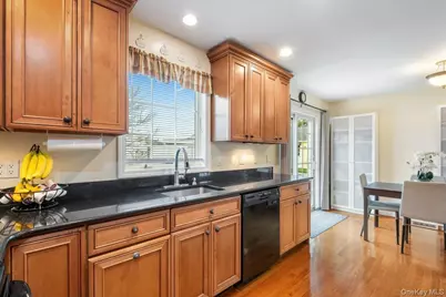 6 Crest Drive N, Yorktown Heights, NY 10598 - Photo 9