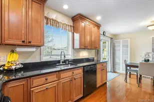 6 Crest Dr N, Yorktown Heights, NY 10598 - Photo 9