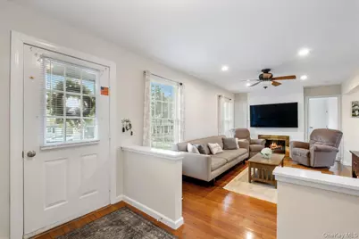 6 Crest Drive N, Yorktown Heights, NY 10598 - Photo 3