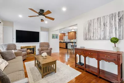 6 Crest Drive N, Yorktown Heights, NY 10598 - Photo 5