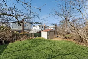 69-12 Cloverdale Blvd, Oakland Gardens, NY 11364 - Photo 7