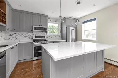 115 Broadmoor Lane, Westbury, NY 11590 - Photo 7