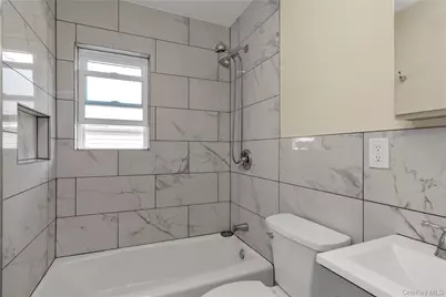 115 Broadmoor Lane, Westbury, NY 11590 - Photo 11
