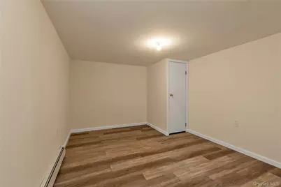 115 Broadmoor Lane, Westbury, NY 11590 - Photo 19