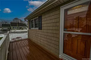 33 Maple Ave, Kings Park, NY 11754 - Photo 3