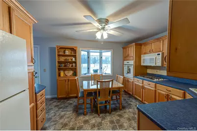 33 Maple Avenue, Kings Park, NY 11754 - Photo 17