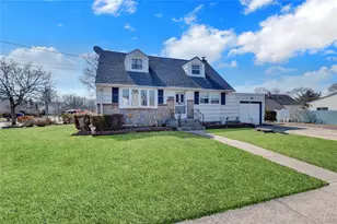 258 Belmont Ave, East Meadow, NY 11554 - Photo 5