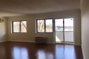 30 Greenridge Ave, White Plains, NY 10605 - Photo 7