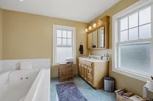 155 Smith Ave, Islip, NY 11751 - Photo 15